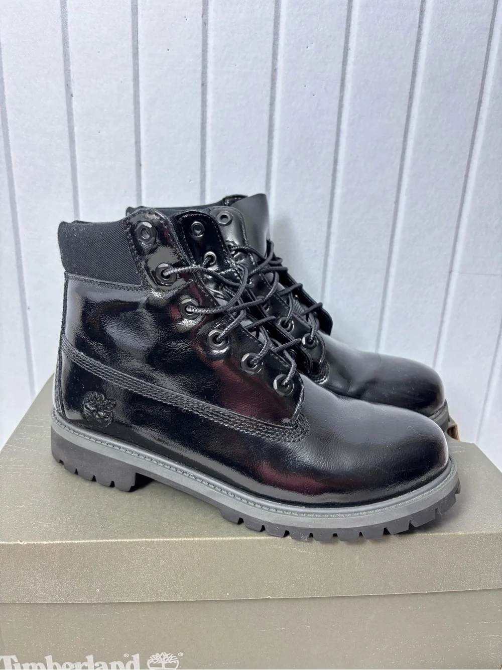 Timberland Black Patent Leather Ankle Boots Junior size 7 / EU 40